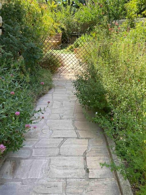 Une Pause Au Paradis Sorgues Kültér fotó